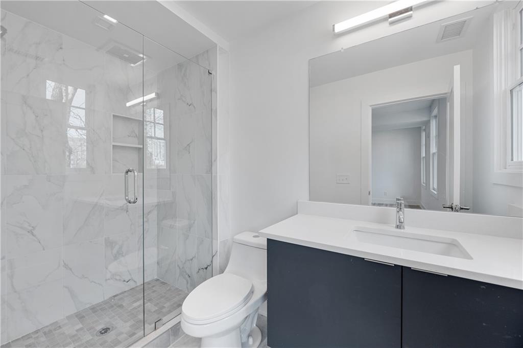 2909 Peachtree Road NE Unit 206