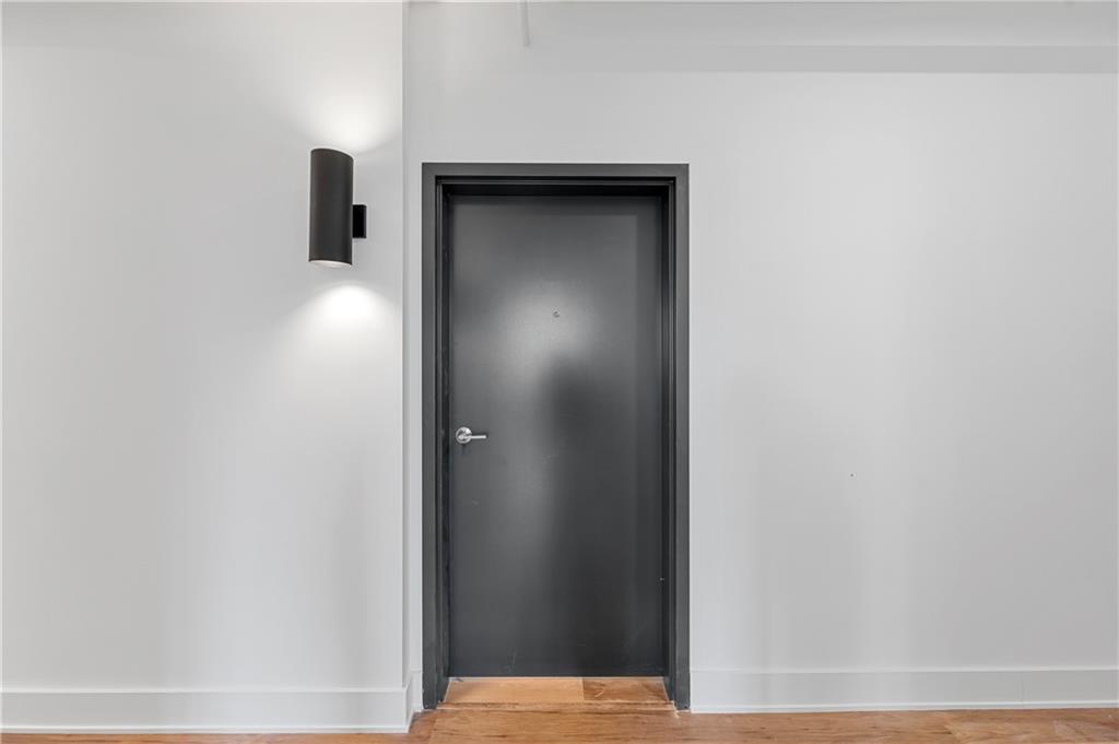 2909 Peachtree Road NE Unit 206