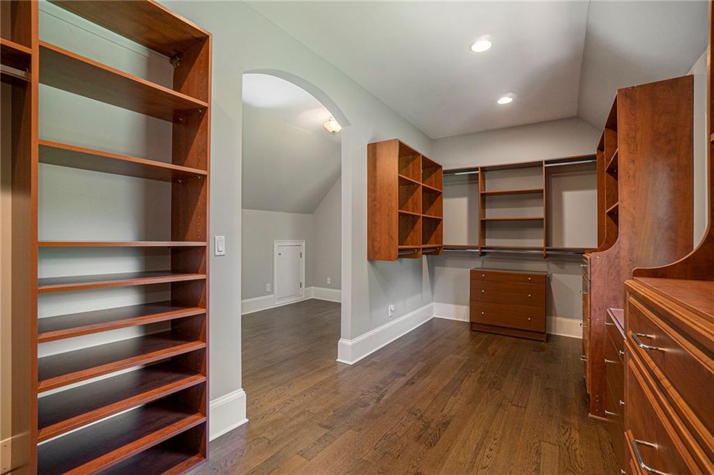 1026 Robin Lane NE