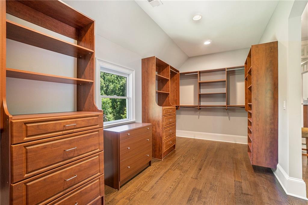 1026 Robin Lane NE