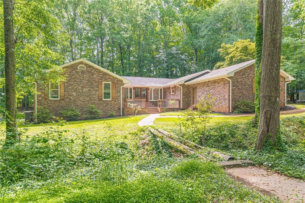 145 Horseshoe Circle