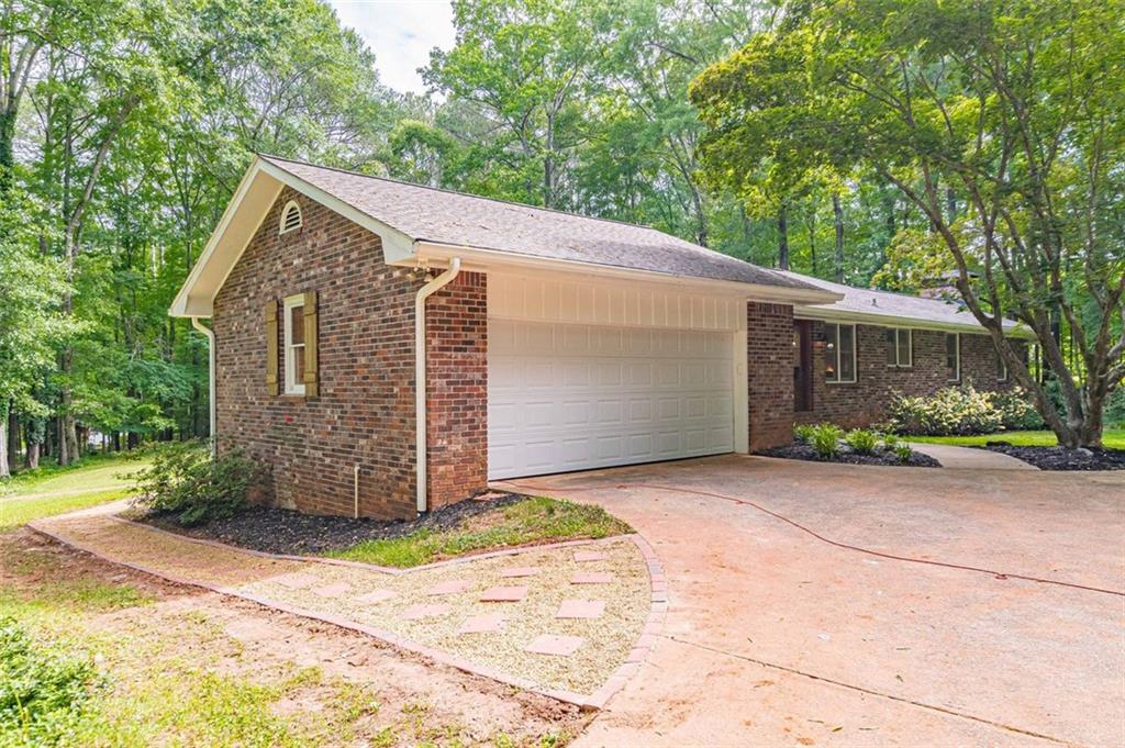 145 Horseshoe Circle