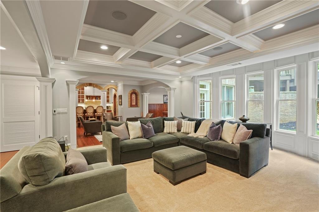 647 Glenover Drive