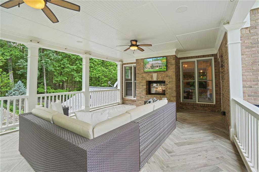 647 Glenover Drive