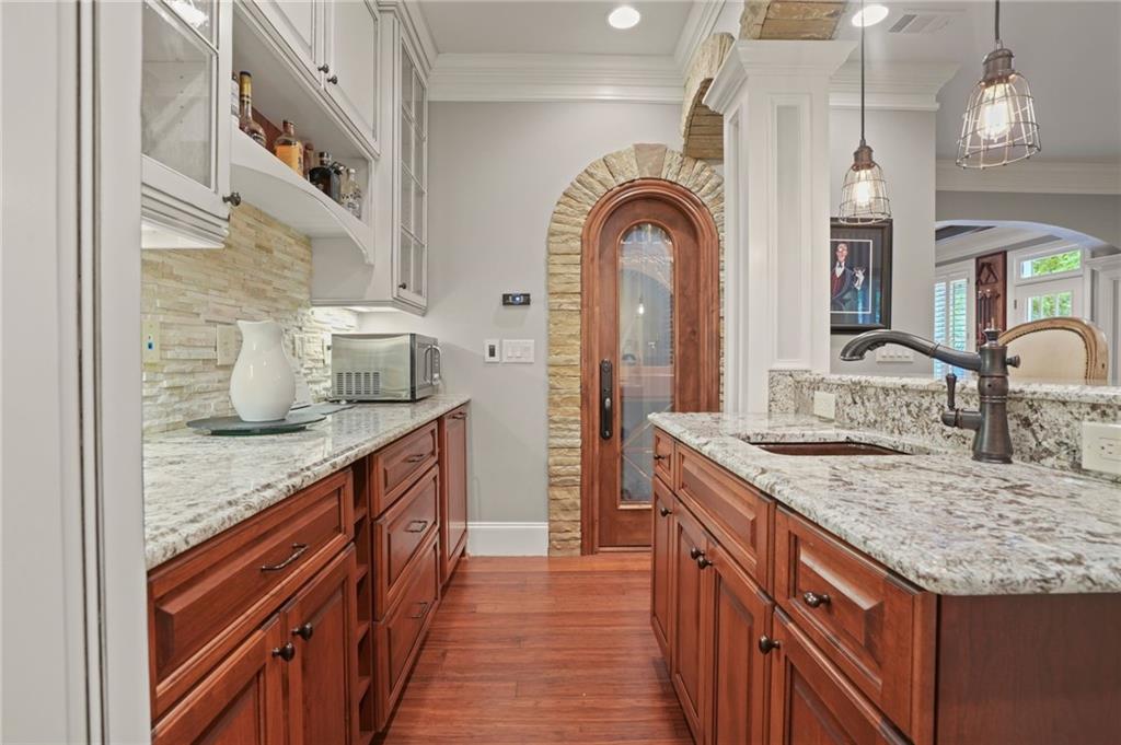 647 Glenover Drive