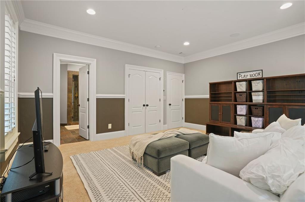 647 Glenover Drive