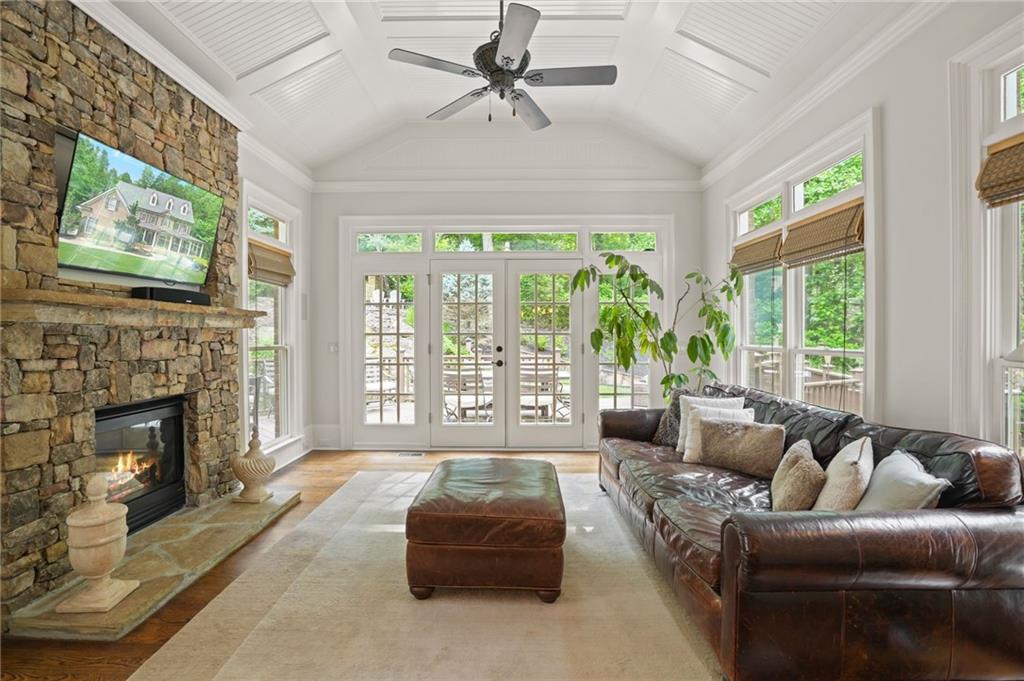 647 Glenover Drive
