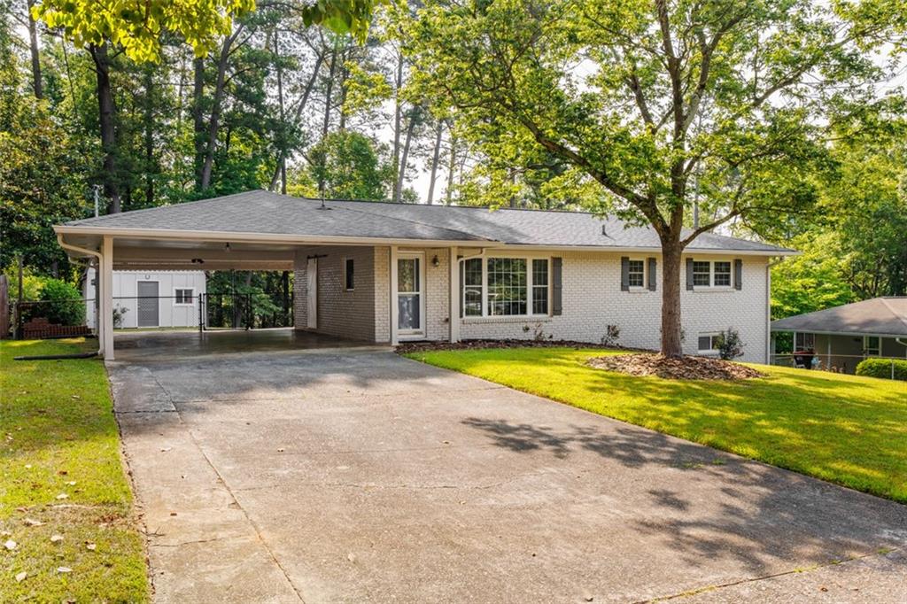 2412 Elmwood Circle SE