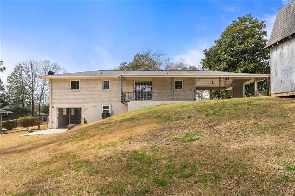 2412 Elmwood Circle SE