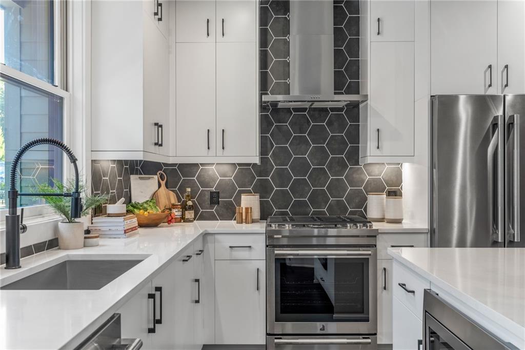 1160 Ormewood Avenue Unit 9