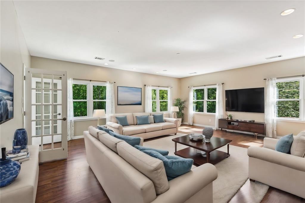 216 Scenic Drive