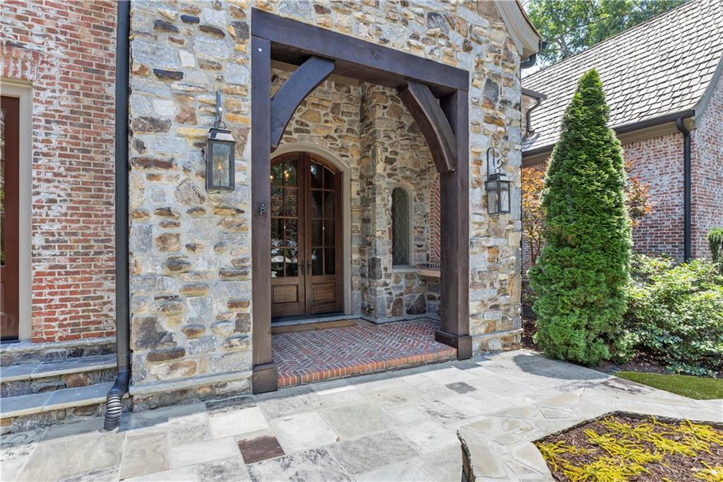 471 Tam Oshanter Drive SE