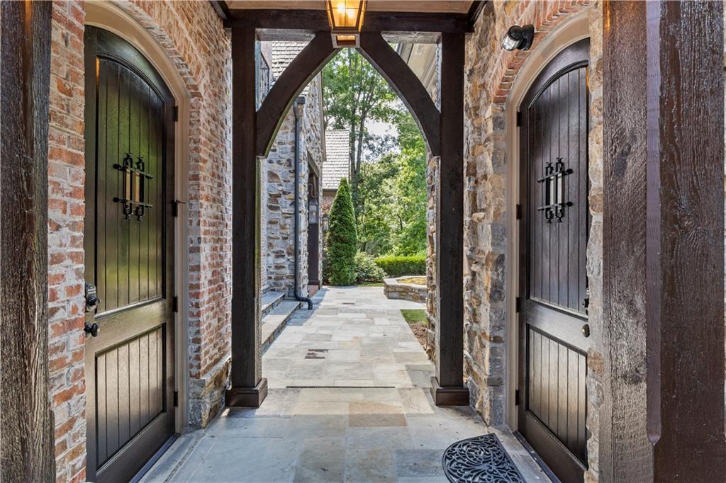 471 Tam Oshanter Drive SE