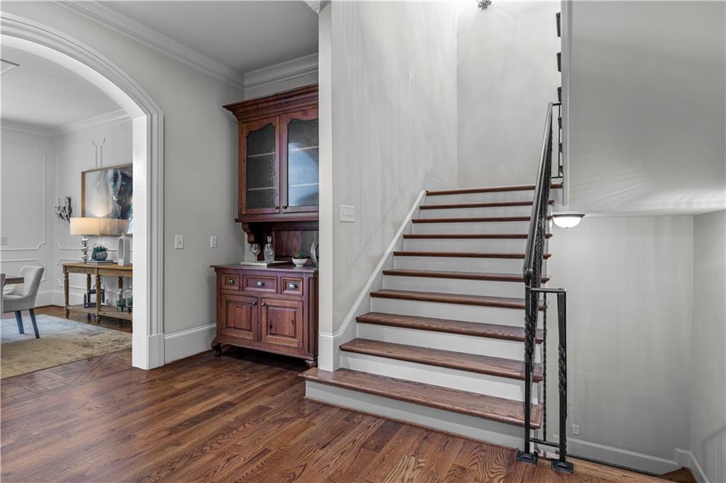 471 Tam Oshanter Drive SE