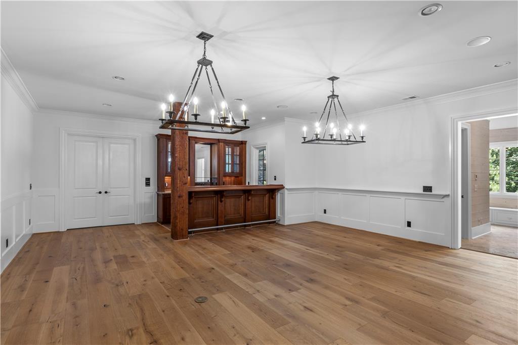 471 Tam Oshanter Drive SE