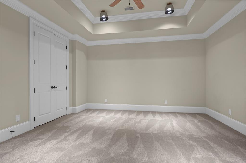 471 Tam Oshanter Drive SE