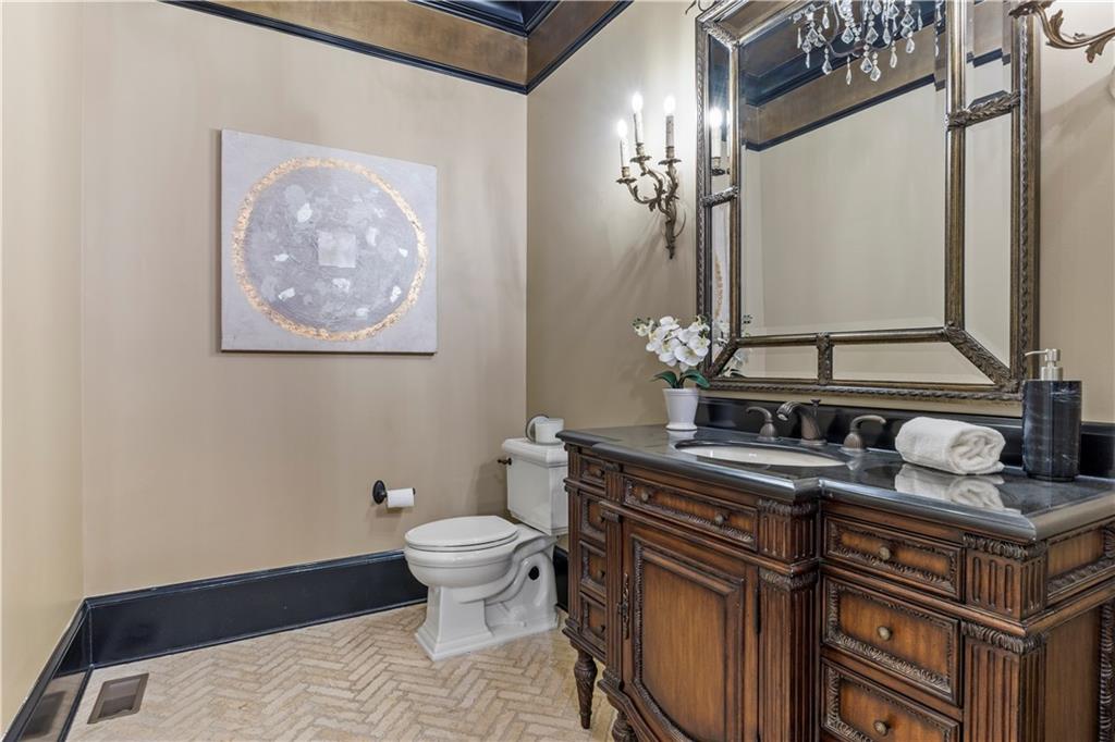 471 Tam Oshanter Drive SE