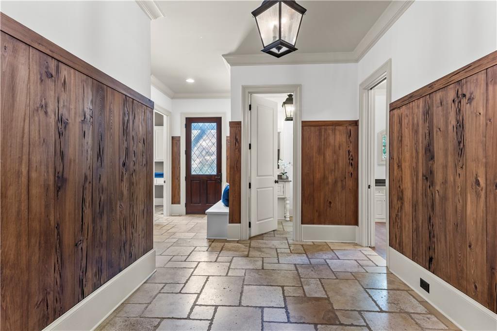 471 Tam Oshanter Drive SE