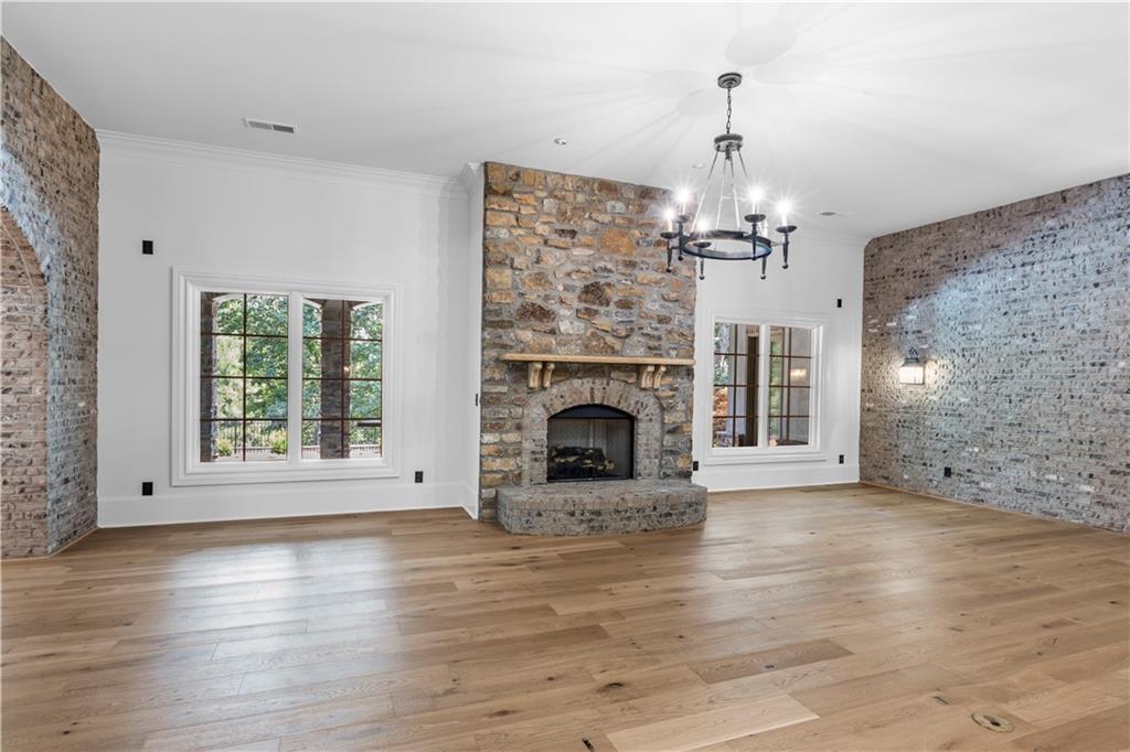 471 Tam Oshanter Drive SE