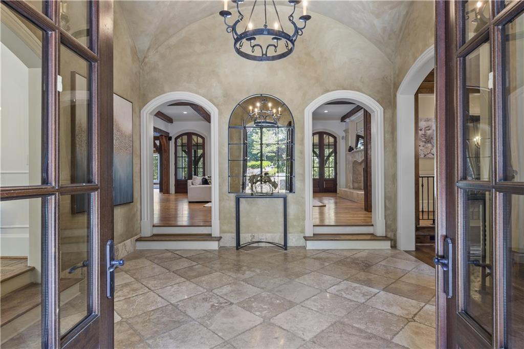 471 Tam Oshanter Drive SE