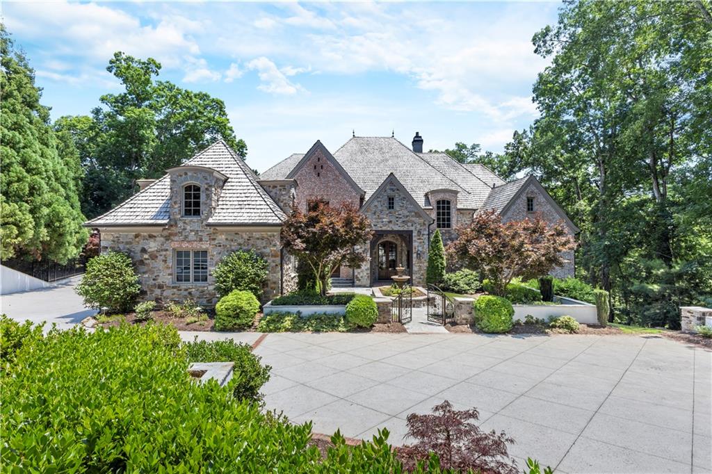 471 Tam Oshanter Drive SE