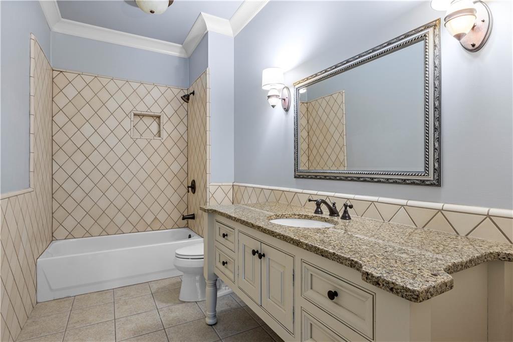 471 Tam Oshanter Drive SE