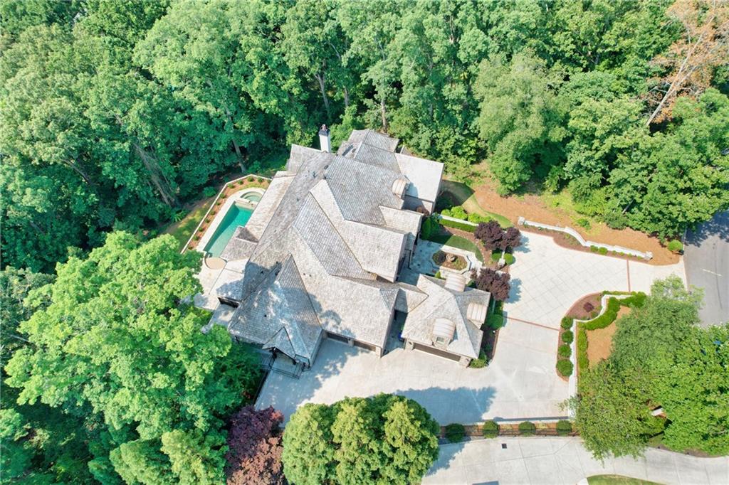 471 Tam Oshanter Drive SE