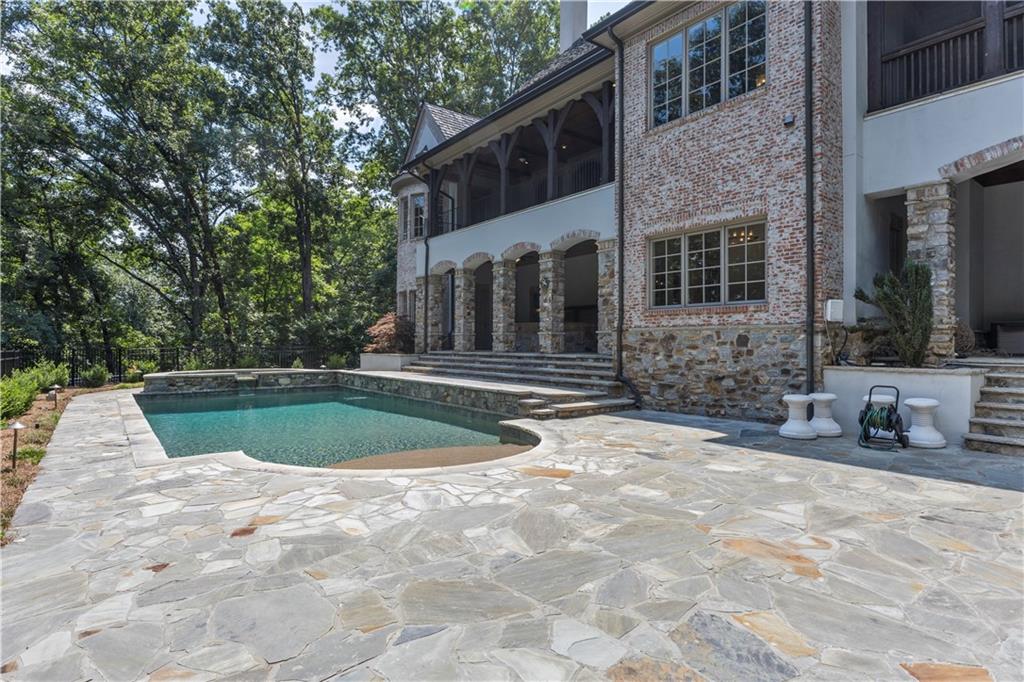 471 Tam Oshanter Drive SE