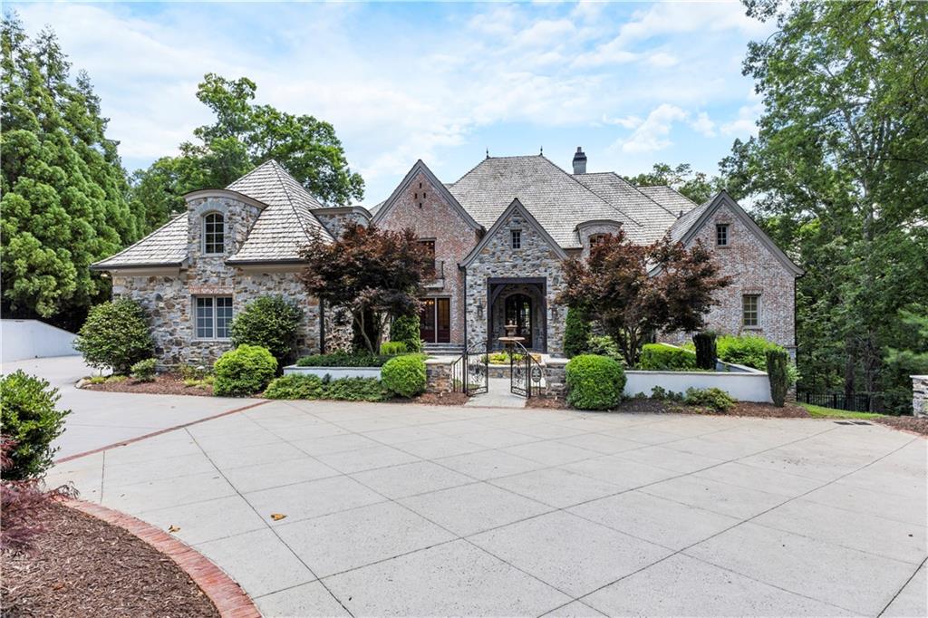 471 Tam Oshanter Drive SE