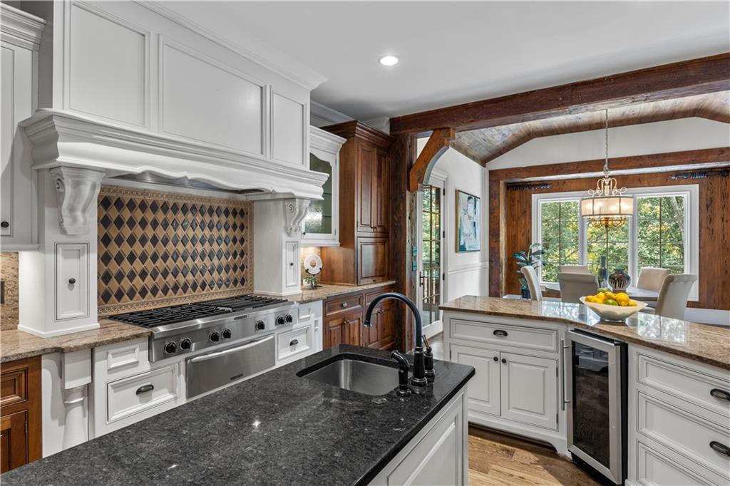 471 Tam Oshanter Drive SE