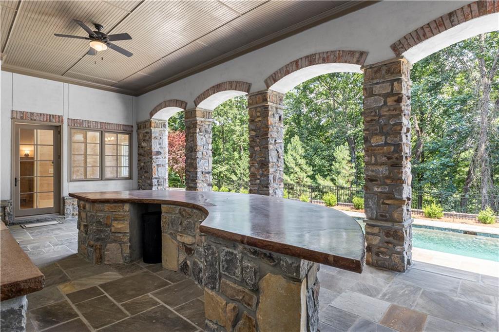 471 Tam Oshanter Drive SE