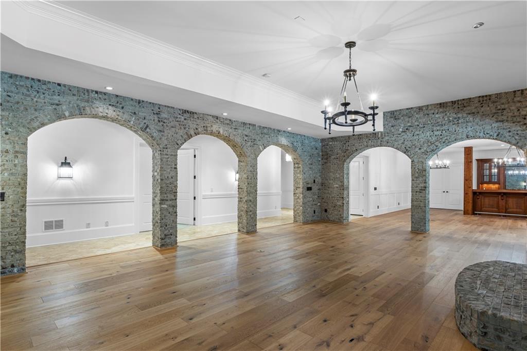 471 Tam Oshanter Drive SE