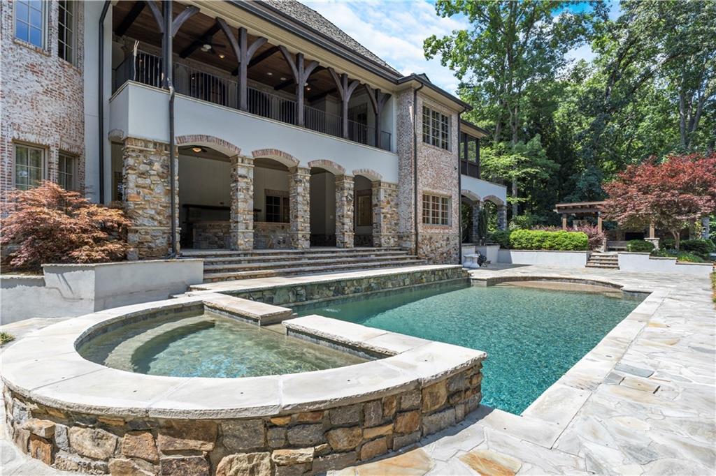 471 Tam Oshanter Drive SE