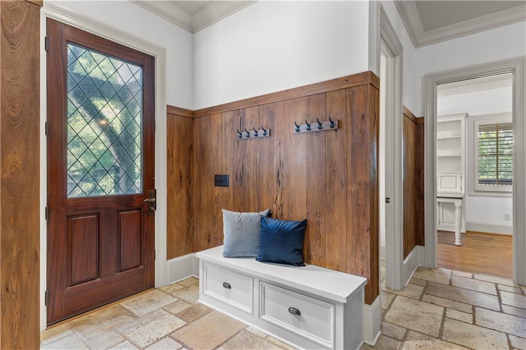 471 Tam Oshanter Drive SE