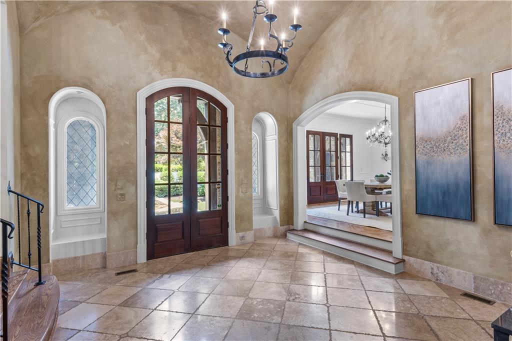 471 Tam Oshanter Drive SE