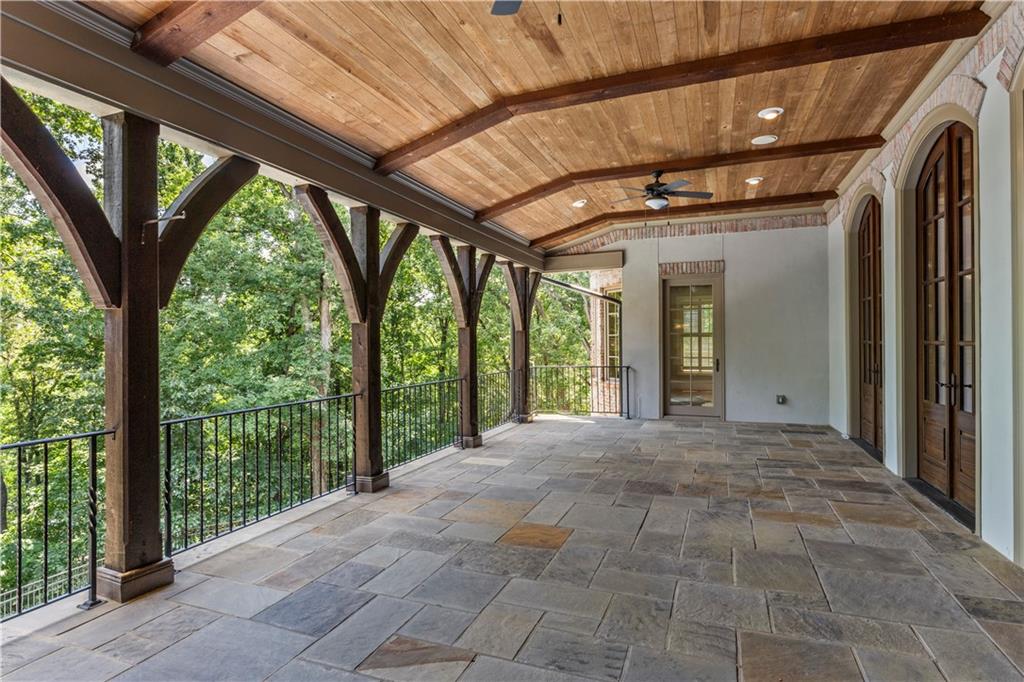 471 Tam Oshanter Drive SE