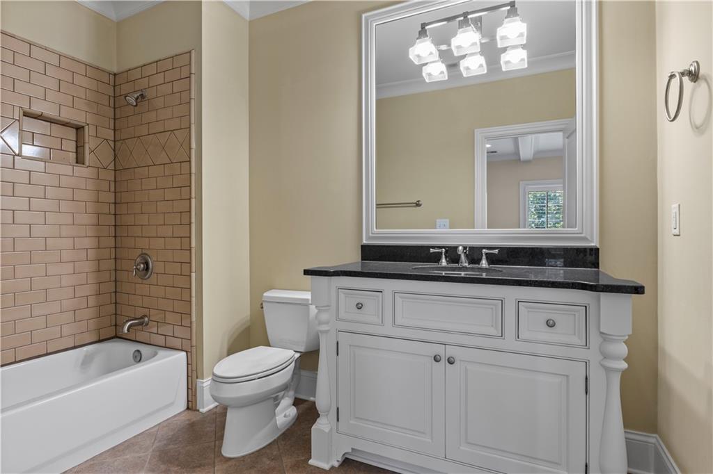 471 Tam Oshanter Drive SE