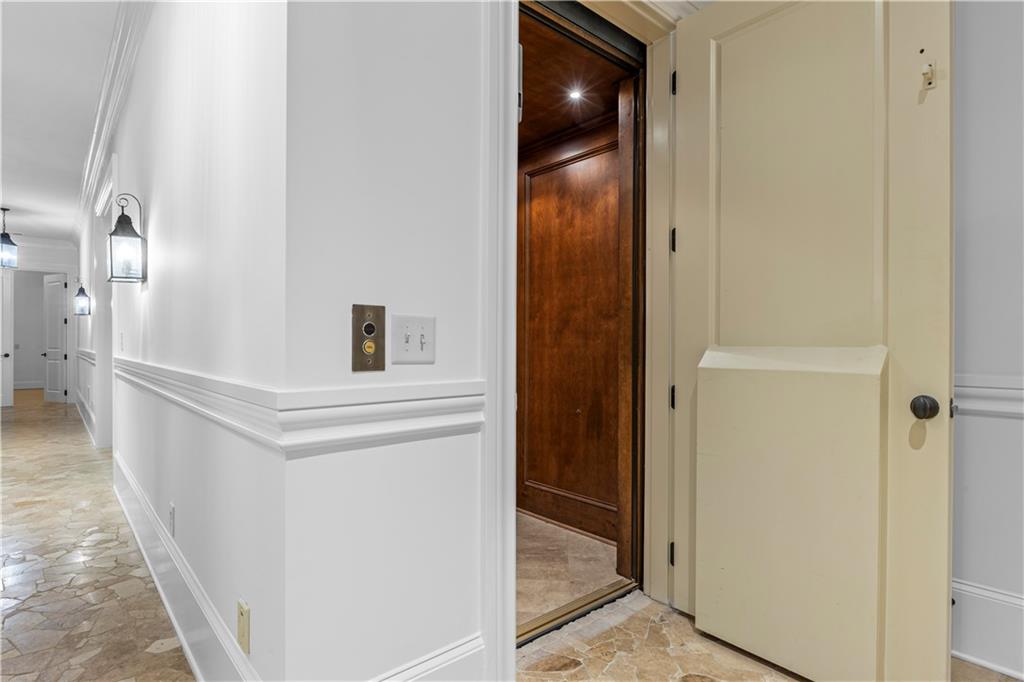 471 Tam Oshanter Drive SE