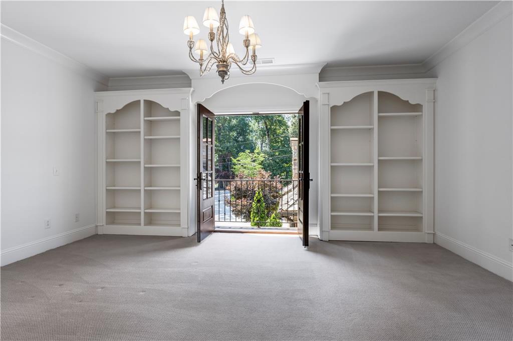 471 Tam Oshanter Drive SE