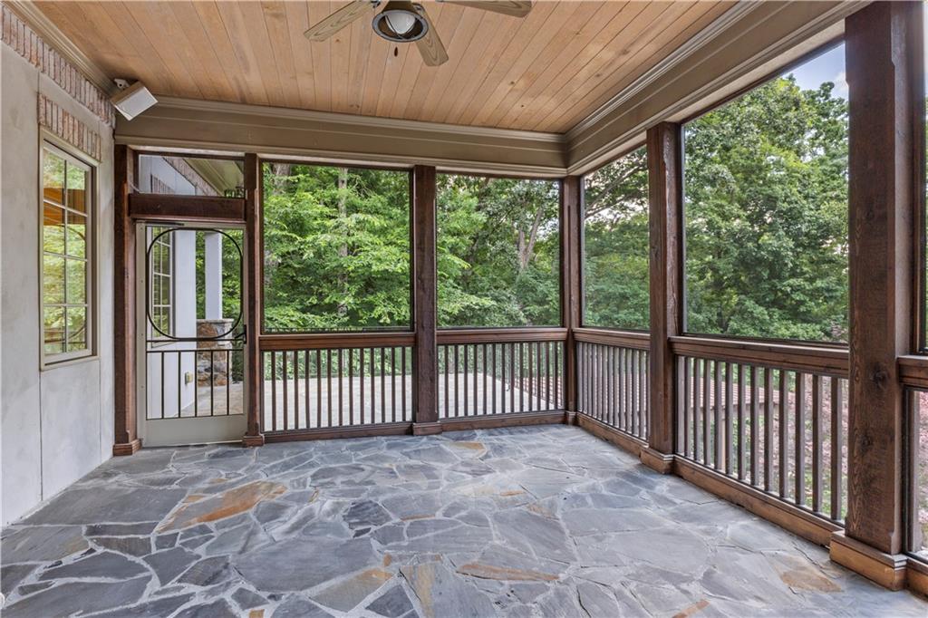 471 Tam Oshanter Drive SE