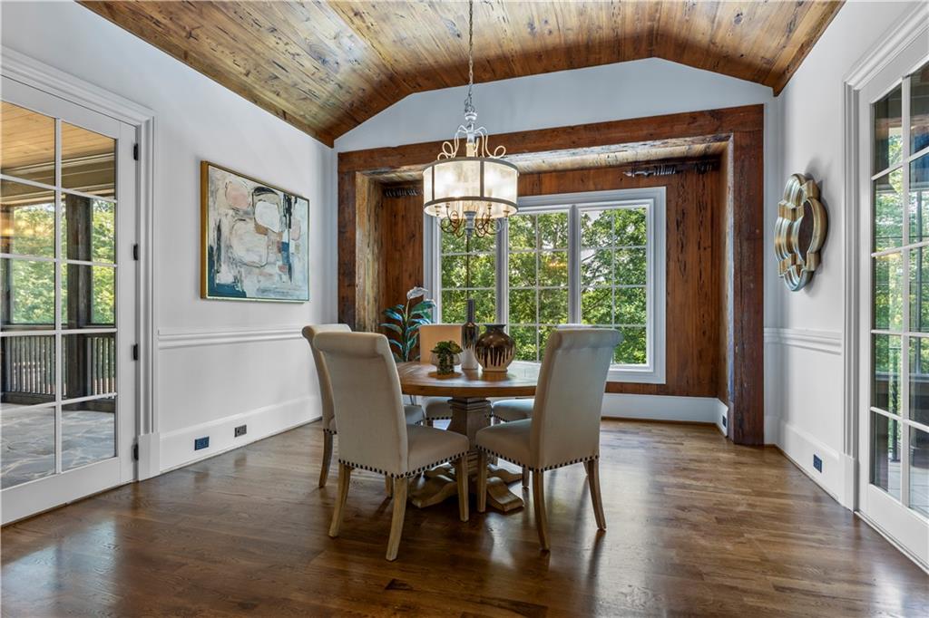 471 Tam Oshanter Drive SE