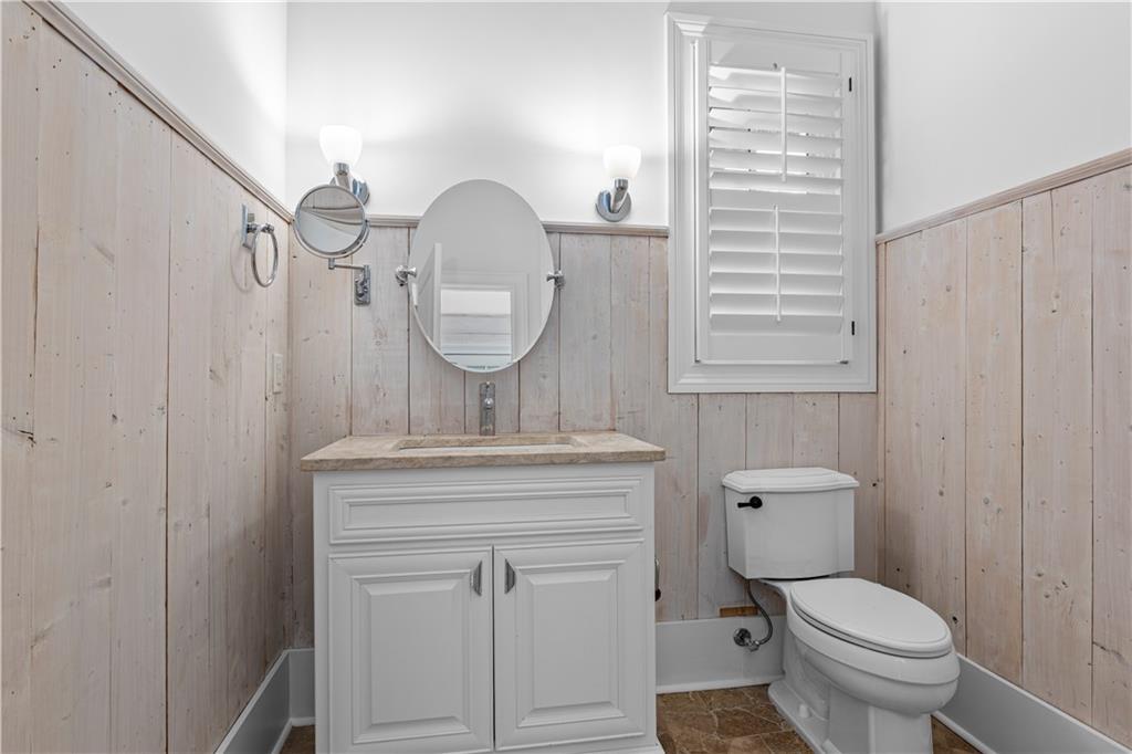 471 Tam Oshanter Drive SE