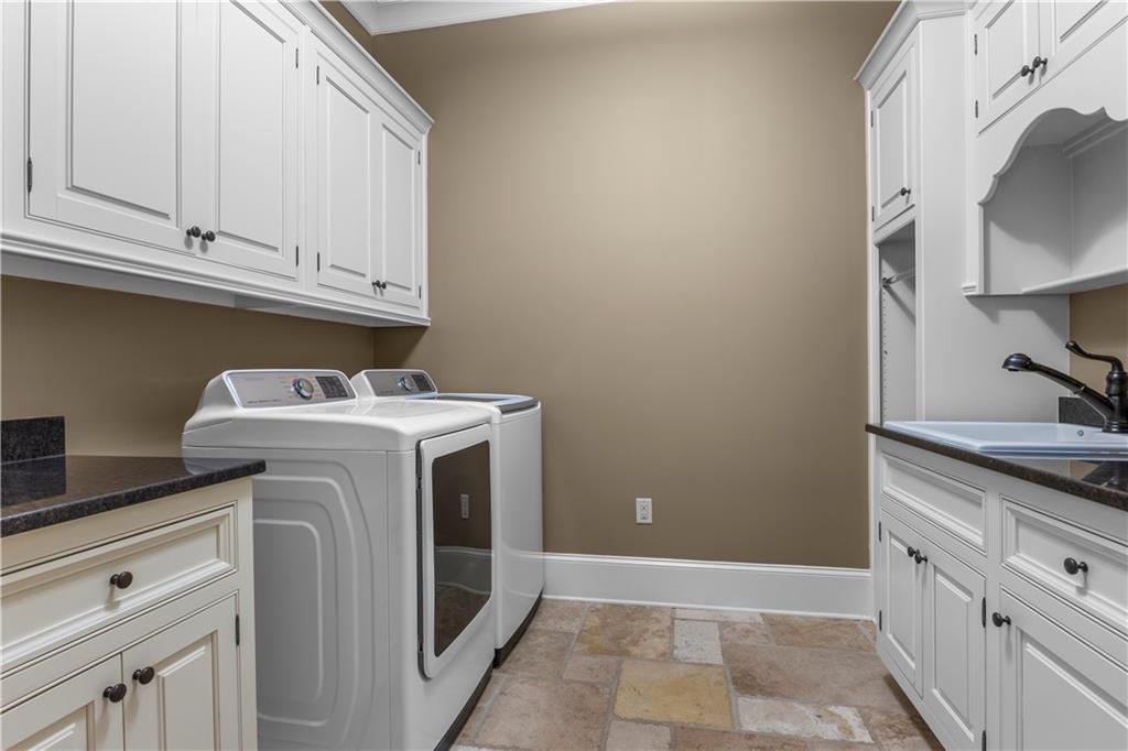 471 Tam Oshanter Drive SE