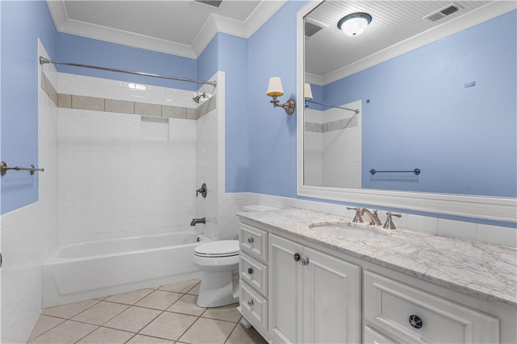 471 Tam Oshanter Drive SE