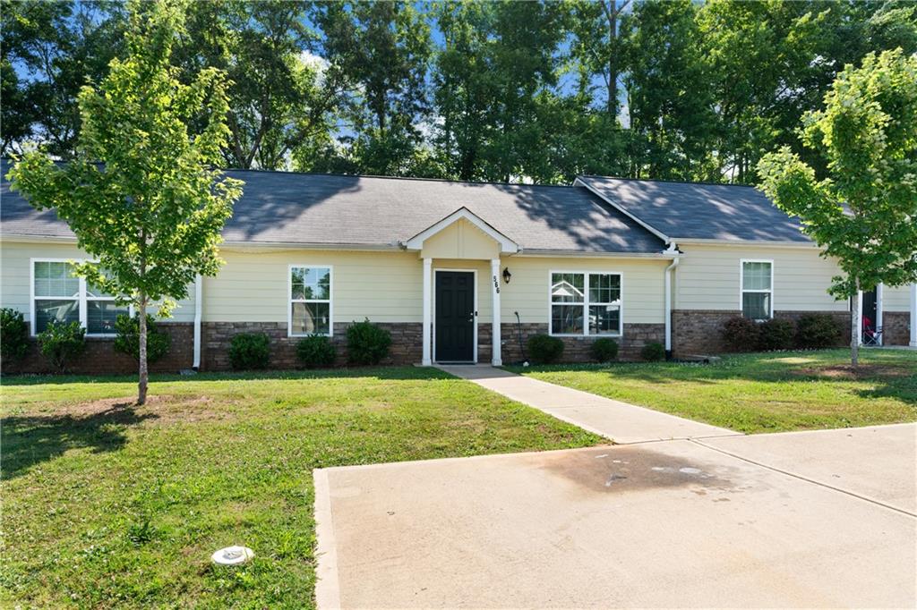 566 Elles Way