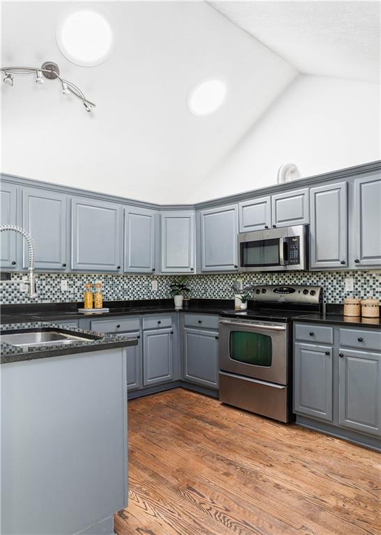 776 Lexington Avenue SW