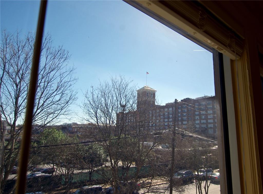 716 Lakeview Avenue NE Unit 4