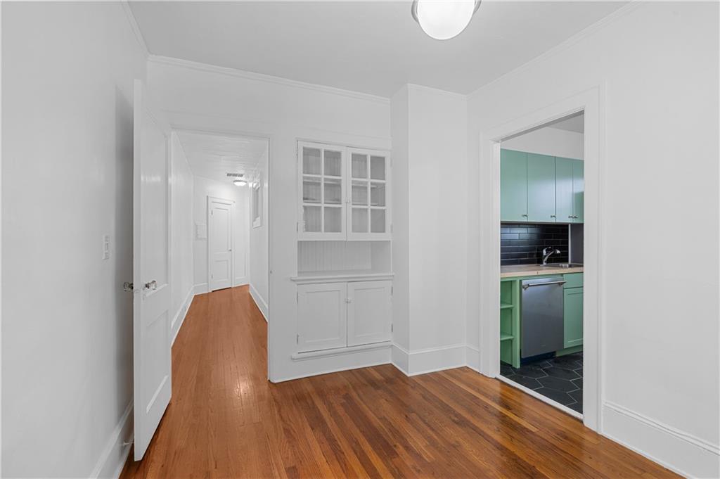 716 Lakeview Avenue NE Unit 4