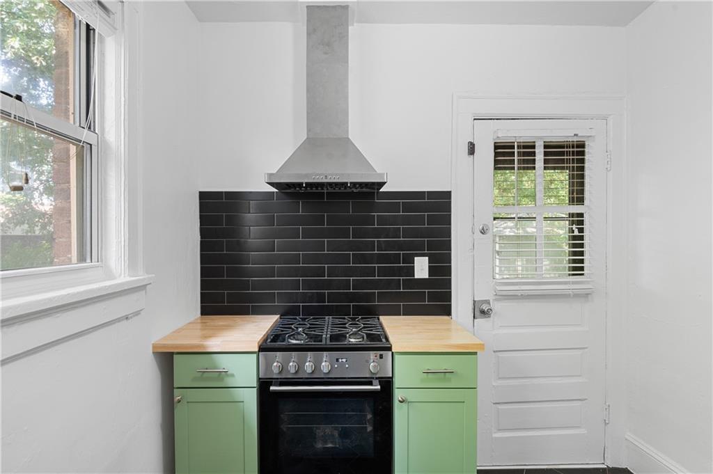 716 Lakeview Avenue NE Unit 4