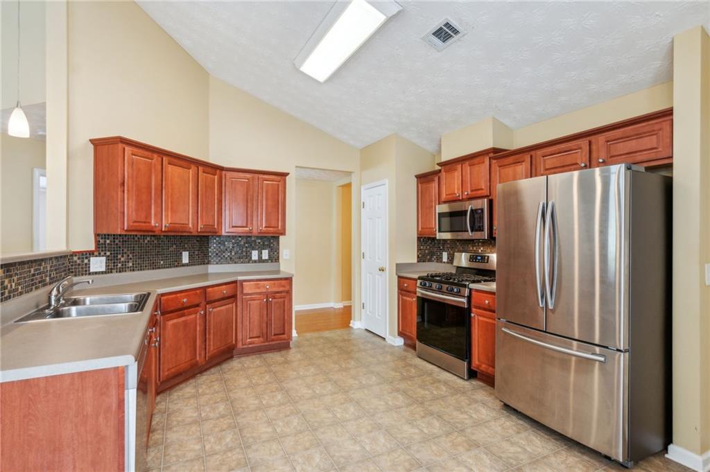 5601 Ashmoore Court